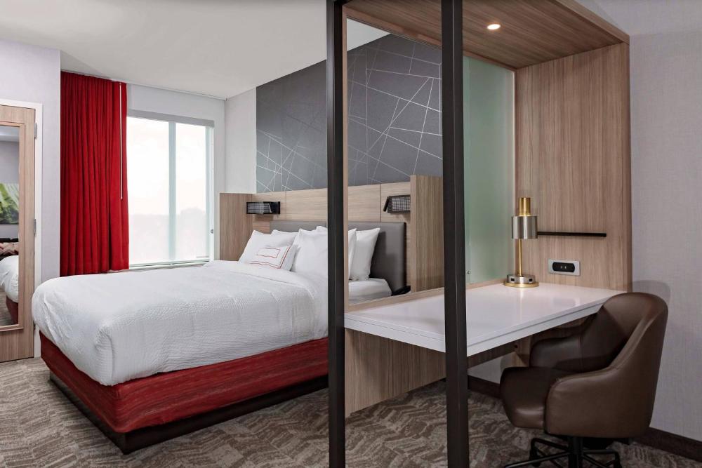 King Suite with Trundle Bed interior
